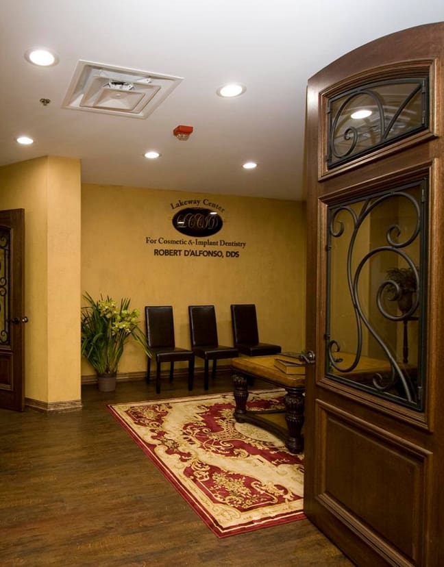 Lakeway Dental office image